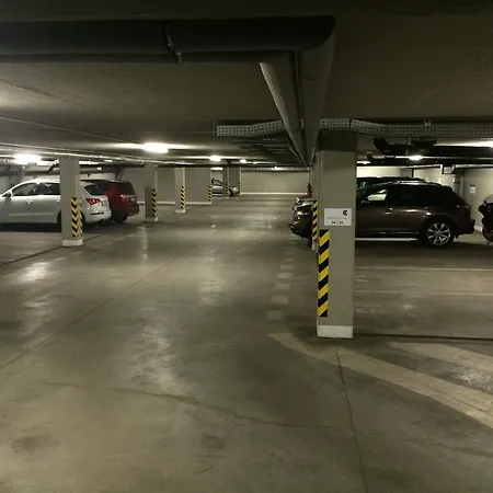 Jm Design - Free Garage Parking Pozsony